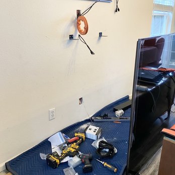 TV-Installer - Before installing the tv - TV Mounting Near Me TV-Installer - Before installing the tv - TV Mounting Near Me