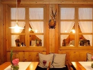Hotel Restaurant Hanswirt by null