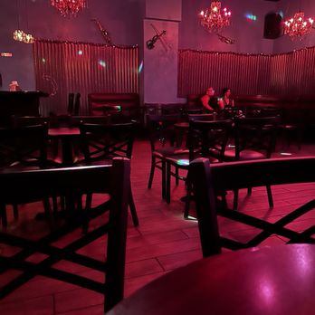 Don't Tell Mama - Inside - Lounges Near Me - Las Vegas, Nevada
