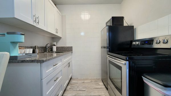 Beachway inn by null