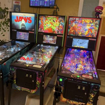 Moonrise Pizza - Pinball machines in back - Wine Bars Near Me - Amador City, California