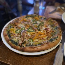 Wienstein & Gavino's - Pollo pesto pizza