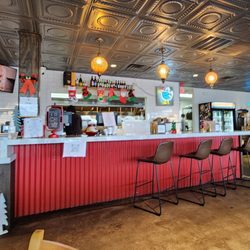 Gus's World Famous Fried Chicken - Bar