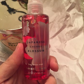 Bath & Body Works - I love this smell it is really really pretty - Cosmetics & Beauty Supply Near Me - Naples, Florida Bath & Body Works - I love this smell it is really really pretty - Cosmetics & Beauty Supply Near Me - Naples, Florida