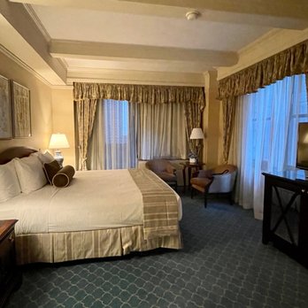 Warwick New York - Bedroom (27th Floor Jr Suite) - Hotels Near Me - New York, New York Warwick New York - Bedroom (27th Floor Jr Suite) - Hotels Near Me - New York, New York