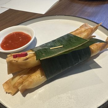 Star Leaf - Egg roll yum - Asian Fusion Near Me - Pasadena, California Star Leaf - Egg roll yum - Asian Fusion Near Me - Pasadena, California