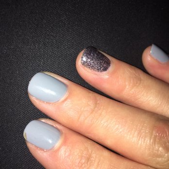 Nail Gallery - Chipped index finger - Nail Salons Near Me - Auckland, AUK