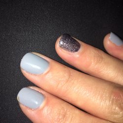 Nail Gallery - Chipped index finger