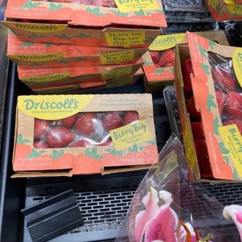 Safeway - boxes of strawberries in a grocery store - Grocery Near Me - Mountain View, California Safeway - boxes of strawberries in a grocery store - Grocery Near Me - Mountain View, California
