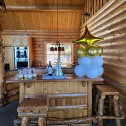 Brenda's Creations - Small balloon column
