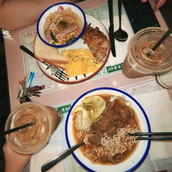 Kong Sihk Tong - Beef satay instant noodle (bottom) chicken with scrambled eggs and toast and ham macaroni (top) iced coffee with milk tea and iced coffee - Hong Kong Style Cafe Near Me - Flushing, New York