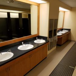 Very nice men's room at this Kohls.