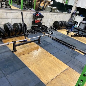 HyperSwole - Deadlift Area - Trainers Near Me - Jacksonville, Florida