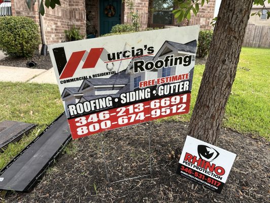 Murcia's Roofing Logo