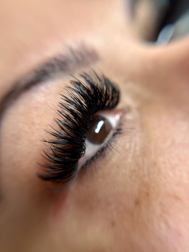 FouFou  Esthetics Logo