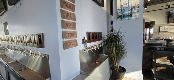 Pour Taproom: Charleston by null