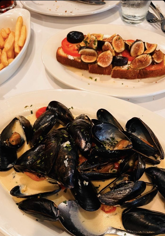 FIG & TOMATO 21 Photos & 42 Reviews 100 Park Ave, Hillsdale, New