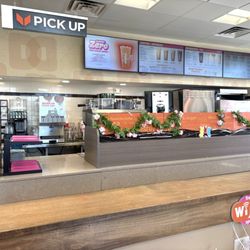 Dunkin' - Front counter
