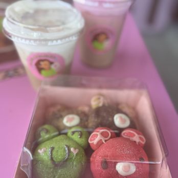 Chez Peachy - Cookie Box - Custom Cakes Near Me - Tucson, Arizona