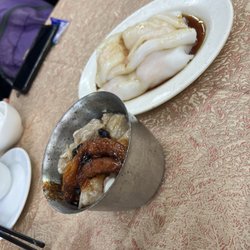 中央飯店 - Chicken feet and spare rib rice, steam shrimp flour roll