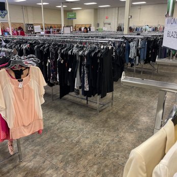 Goodwill Store & Donation Center - Cloths - Thrift Stores Near Me - Torrance, California Goodwill Store & Donation Center - Cloths - Thrift Stores Near Me - Torrance, California
