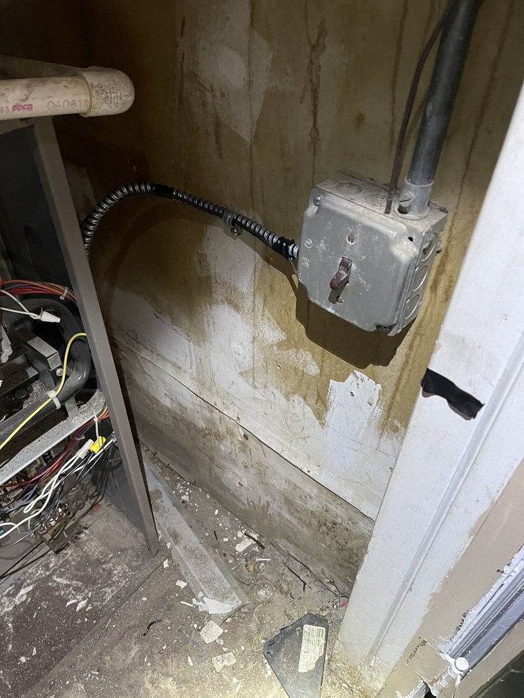 Slide of Roldan Electric & Plumbing Services