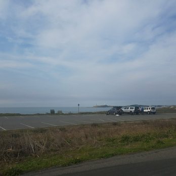 Half Moon Bay Coastal Trail - Getting ready to surf - Hiking Near Me - Half Moon Bay, California Half Moon Bay Coastal Trail - Getting ready to surf - Hiking Near Me - Half Moon Bay, California