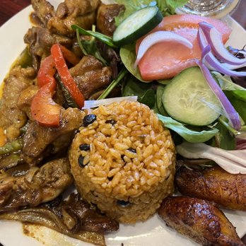 Bodega 1205 - Caribbean Chicken - big portions and very delicious flavors - Coffee & Tea Near Me - Columbus, Georgia