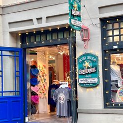 Artsy Abode - (･‿･) /ﾟ*:｡ﾟOMG I LOVE #ArtsyAbode-St.Augustine. Excellent shop for #AlexandAni and #Pandora bracelets. #HolidayShopping