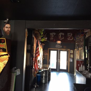 Full Circle Bar - Bars Near Me - Austin, Texas
