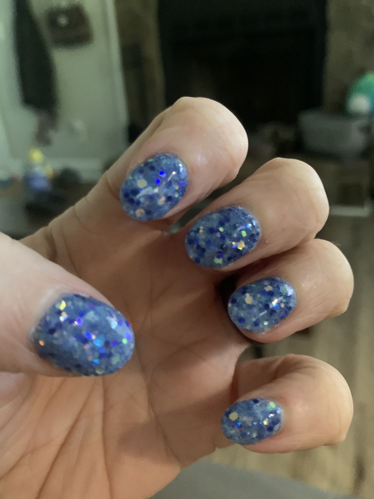 Red Nails Logo
