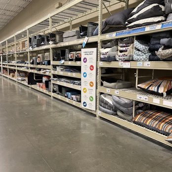 PetSmart - Crates and mats! Many sizes available - Pet Training Near Me - Oxon Hill, Maryland