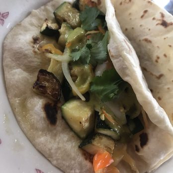 Odd Duck - Vegetarian mushroom tacos for lunch - American Near Me - Austin, Texas Odd Duck - Vegetarian mushroom tacos for lunch - American Near Me - Austin, Texas