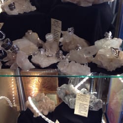 Sacred Pulse Gifts - Gorgeous crystals and jewelry found here!