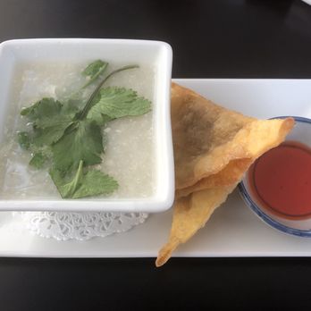 Rakong Thai - Soup and wontons that come with lunch - Thai Near Me - Covington, Louisiana