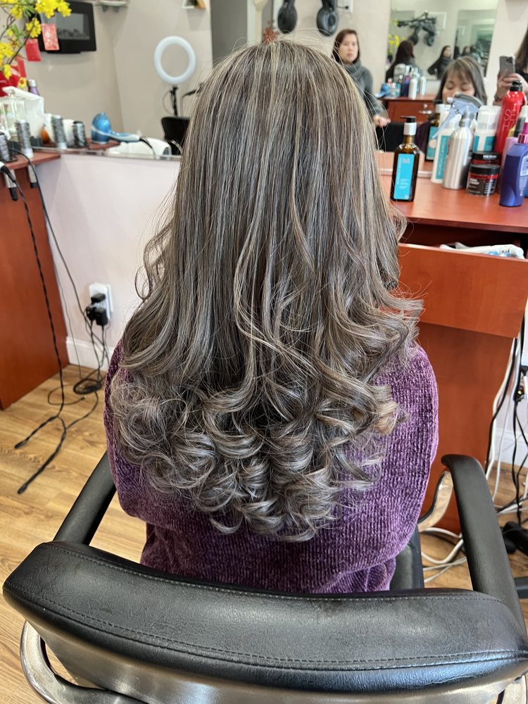 Thuy's Hair Salon Image
