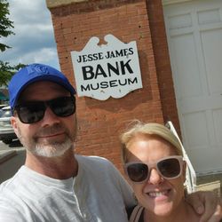 Jesse James Bank Museum - Jesse must've been off today