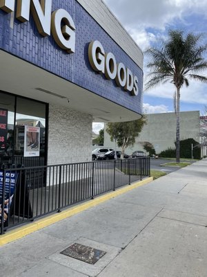 Big 5 Sporting Goods by null