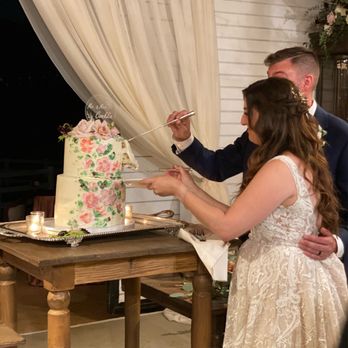 Beverly's Bakery - Wedding cake - Bakeries Near Me - Fullerton, California