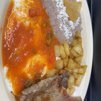 Cicys Cafe - Huevos rancheros con pork chop - Mexican Near Me - Brownsville, Texas Cicys Cafe - Huevos rancheros con pork chop - Mexican Near Me - Brownsville, Texas
