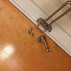 Oakhurst Lodge - BROKEN LOCK