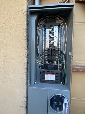 Why We are The Best Residential & Commercial Electrical Contractor - Upfront & On-Time
Installations & Repairs
Residential & Commercial
Honest & Trustworthy
Friendly Professionals
Respectful Services