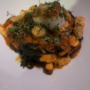 Charbonos - Scallop pasta - Italian Near Me - Avon, Indiana
