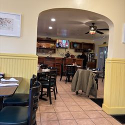 Parkway Diner - A cheerful, inviting space to enjoy a good meal.