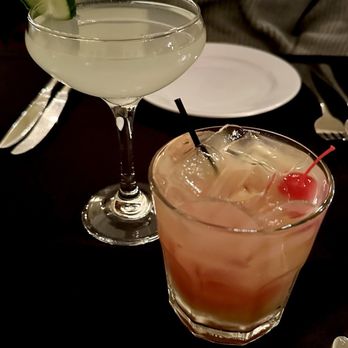 Vic's On the River - Vodka gimlet and peach cocktail - Seafood Near Me - Savannah, Georgia