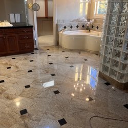 Mountain Top Cleaning and Moving - Master Bathroom of a sale home Niwot Co