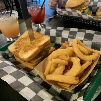 Stingers Bar & Grill - Sports Bars Near Me - Azle, Texas
