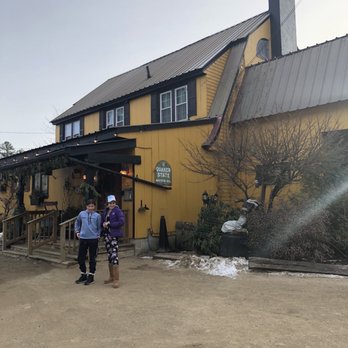 May Kelly's - Pubs Near Me - North Conway, New Hampshire