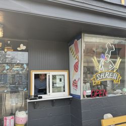 Shred - Food stand