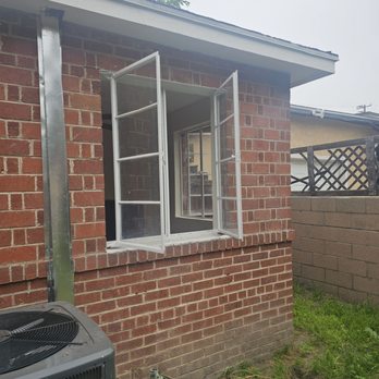 SoCal Window Pros - Old window - Windows Installation Near Me - Montclair, California SoCal Window Pros - Old window - Windows Installation Near Me - Montclair, California